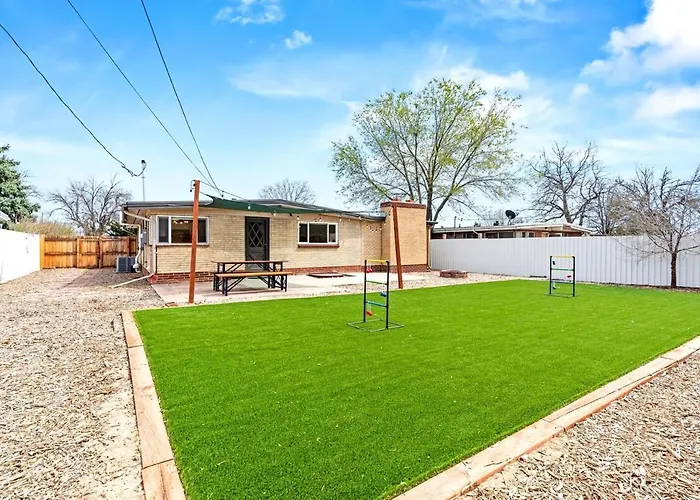 5Bed, 2Bath, 2 Kitchens, Home Office, Pet-Friendly Denver