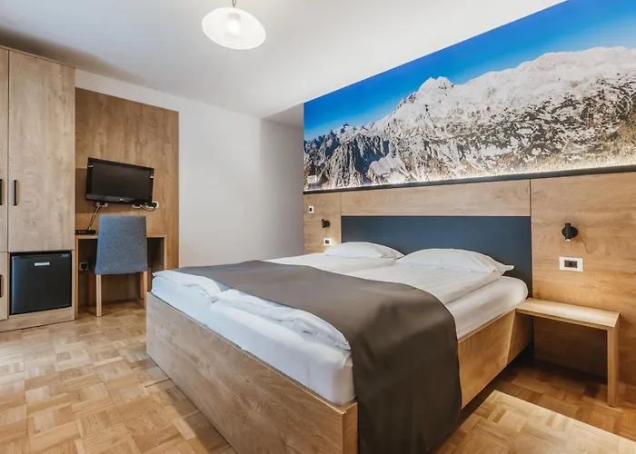 Toeroek Rooms, Bistro & Wellness Lesce 