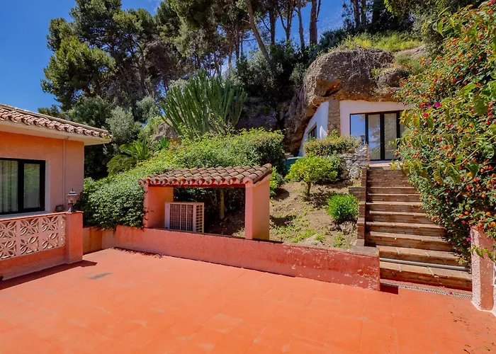Cubo'S Villa Las Capuchinas & Cave House Torremolinos