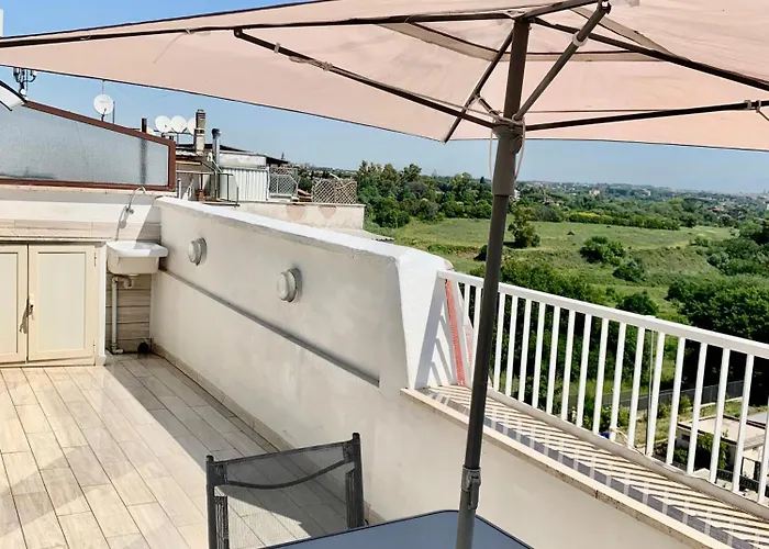 Vivi In Un Attico Tipico Romano Con Vista Su Roma