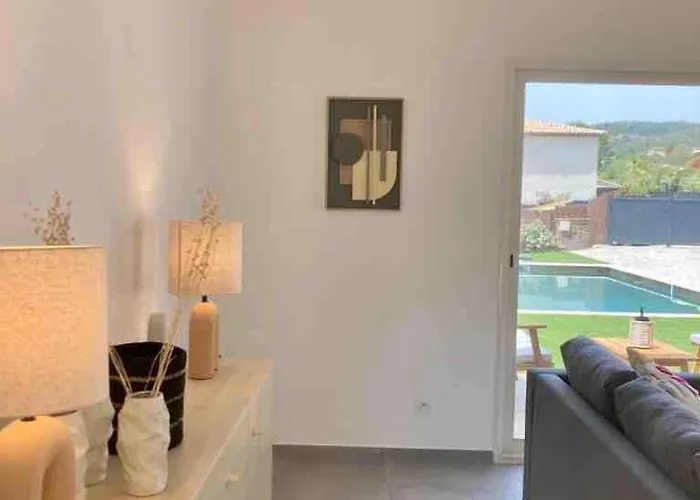 Ravissante Villa Neuve A 400 Metres Des Plages Grimaud