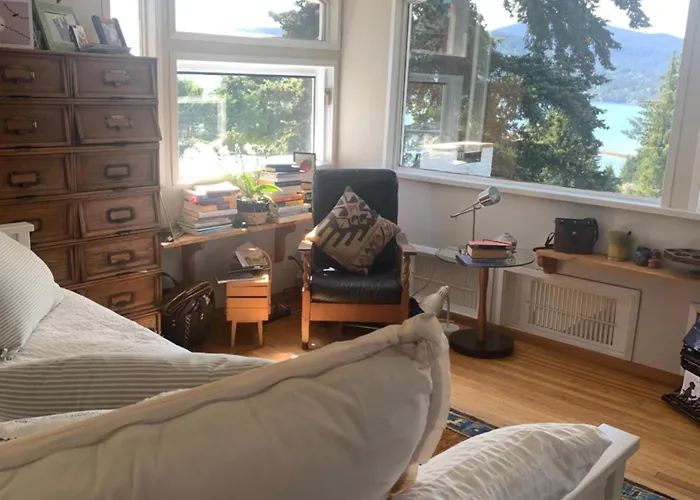 West Vancouver 3 Bedroom Spacious Very Well Maintained Close To Ocean Mts Hikes Golf Shopping City Whistler