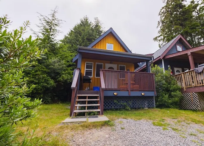 Surf Haven - Cabin In Ucluelet - Sleeps 5
