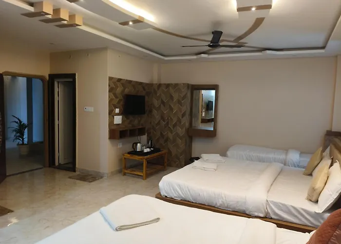 Hotel The Pushparaj Varanasi