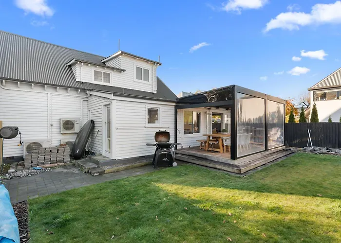 City Calm Retreat And A Peaceful Family Haven Christchurch