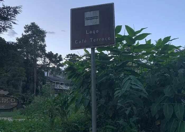 Linda Casa Em Frente Ao Lago Campos do Jordão