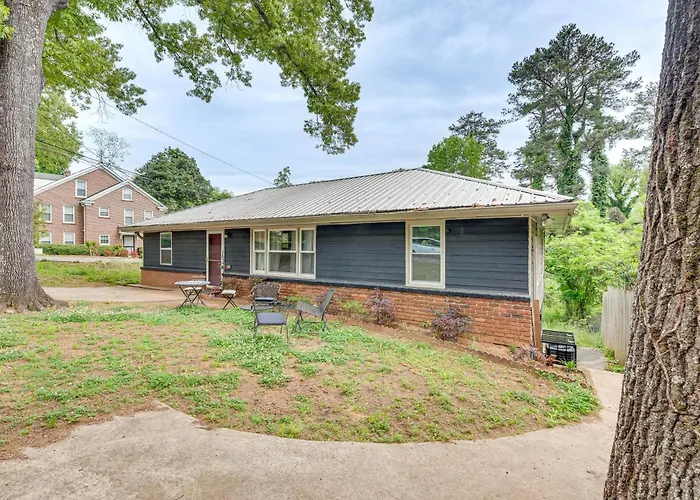 4 Mi To Dtwn: Family-Friendly Apt In Atlanta!