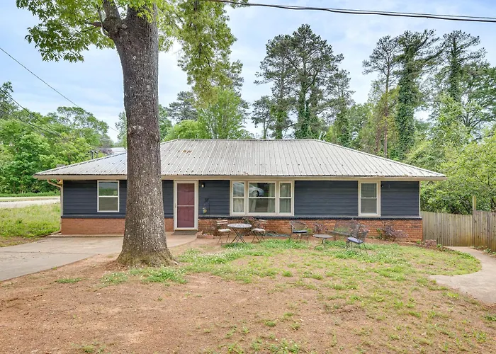 4 Mi To Dtwn: Family-Friendly Apt In Atlanta!