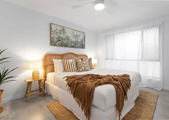 Coastal 3BR Beachside Haven, Pet-Friendly! Buddina