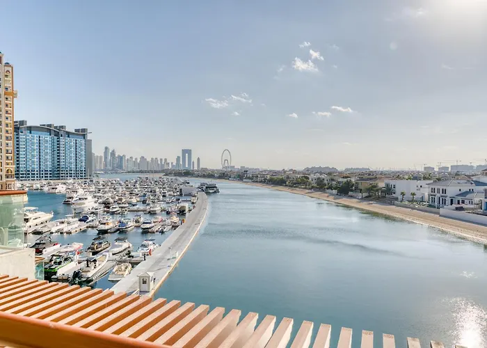 Starfish Palm Views Studio Dubai