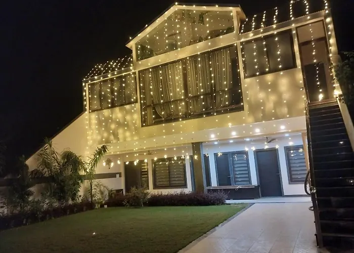 Luxurious 3Bhk Garden Villa At Prime Location Mathura