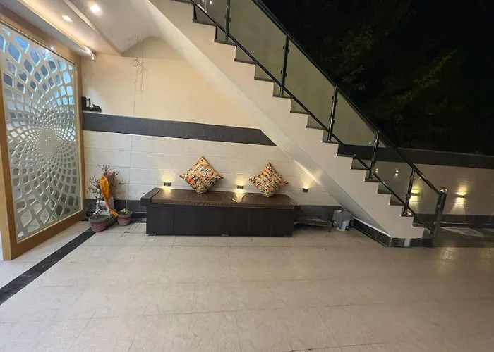 Luxurious 3Bhk Garden Villa At Prime Location Mathura
