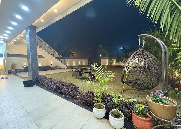 Luxurious 3Bhk Garden Villa At Prime Location Mathura