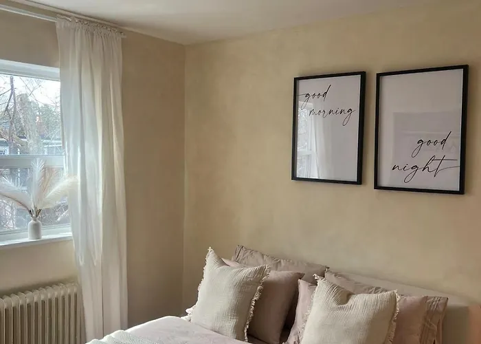 Cozy Bohemian Apartment Toronto