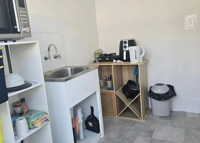 Baldivis Basic Apartment