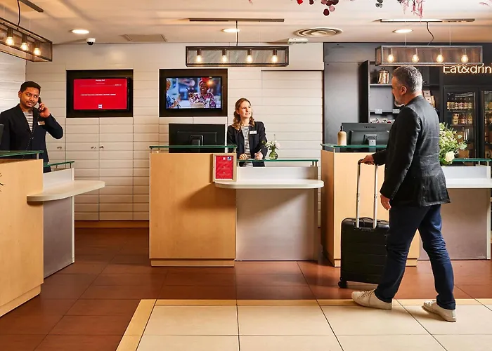 Hotel Ibis Paris La Defense Esplanade Courbevoie