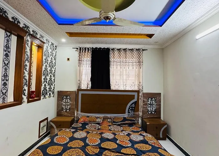 2 Bed Luxury & Comfortable Rooms Islamabad