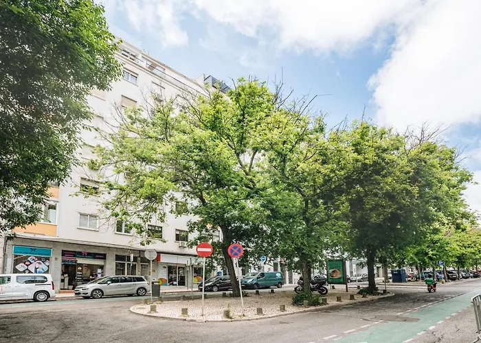 Sabarros - 2 Bedrooms In Alvalade Lissabon