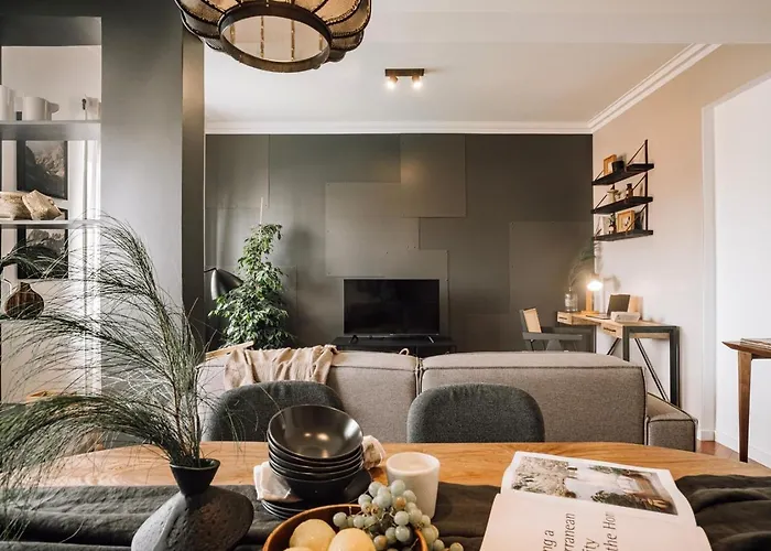 Sabarros - 2 Bedrooms In Alvalade Lissabon