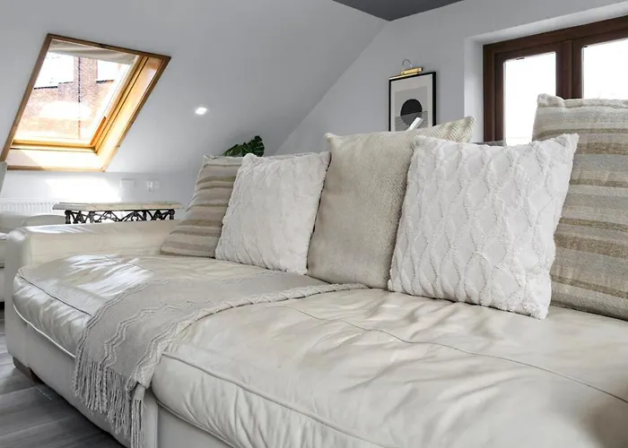 Luxury Penthouse Suite - Swansea Central - Beach