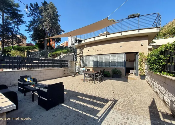 Ferienwohnung Color House, Roof Garden & Parking Rom