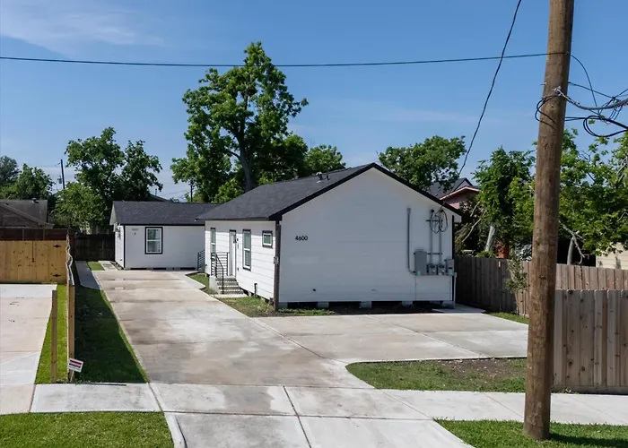 Villa Downtown Heights Flat Games Tvs Wifi Pets Houston