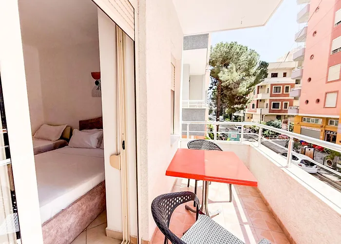 Sol - Entire Holiday Apartment On A Budget Durrës