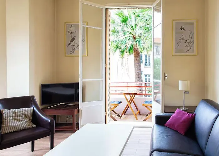 Charmant Appartement Avec Terrasse En Plein Coeur De Nice A Deux Pas De La Mer !
