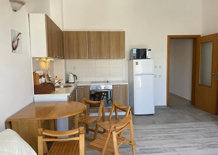 Wistaria Sea Line Apartment Ðenovići