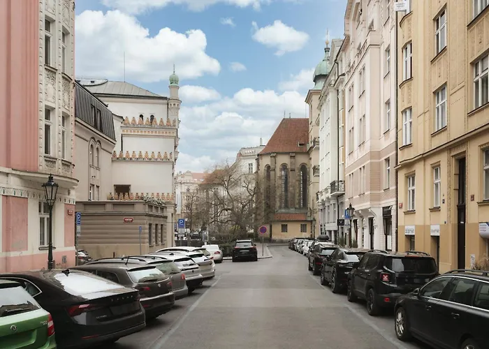 Airstay Prague : Deluxe Apartment Old Town