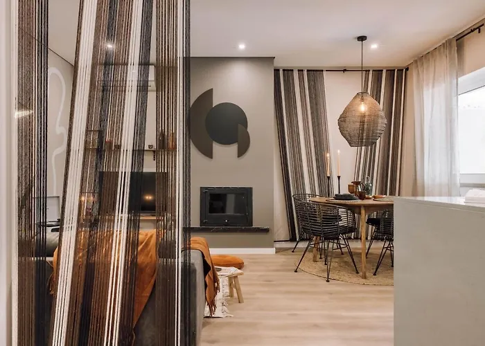 Nejam - 2 Bedrooms And Terrace In Lapa Lissabon