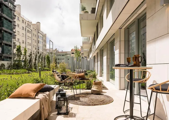 Doucen - 2 Bedrooms, Terrace In Marques De Pombal Lissabon