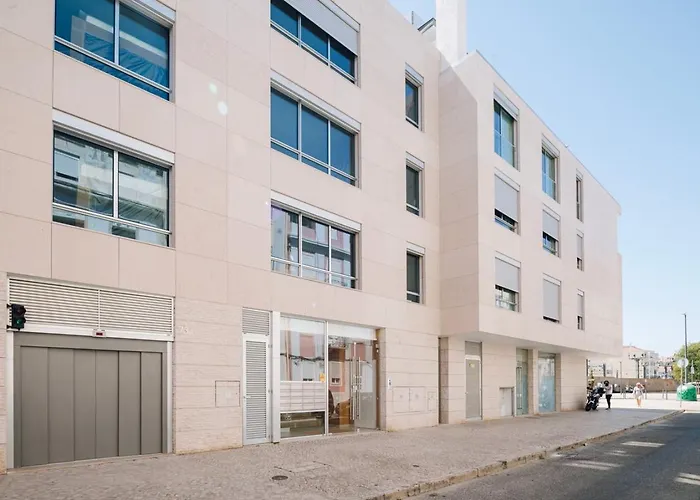 Circeo - 2 Bedrooms And Balcony In Alvalade Lissabon
