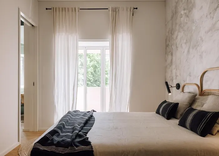 Banyak - 2 Bedrooms And Parking In Arroios Lissabon