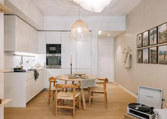 Banyak - 2 Bedrooms And Parking In Arroios Lissabon