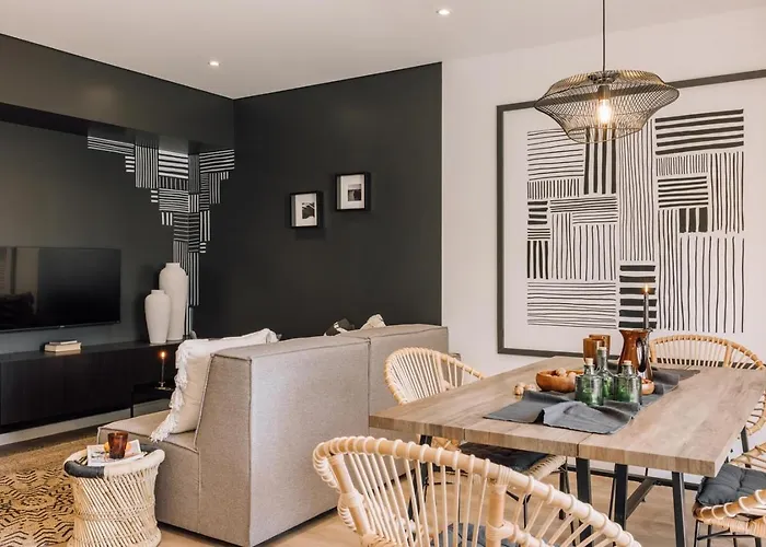 Lioua - 2 Bedrooms And Balcony In Lapa Lissabon