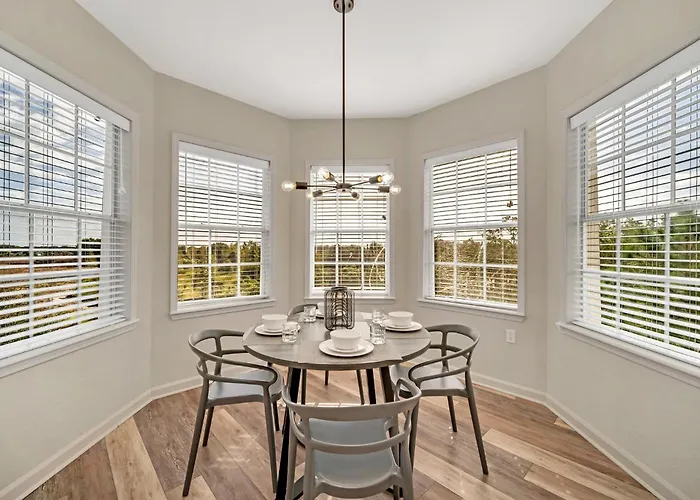 Modern Pet-Friendly - 2Br Condo - 6 Mins From Disney Orlando