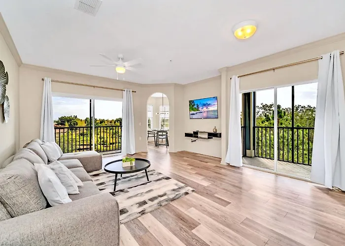Modern Pet-Friendly - 2Br Condo - 6 Mins From Disney Orlando