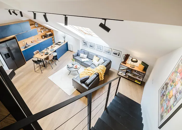 Prague Days - Two-Bedroom Maisonette With Ac And Terrace With Grill In Vinohrady