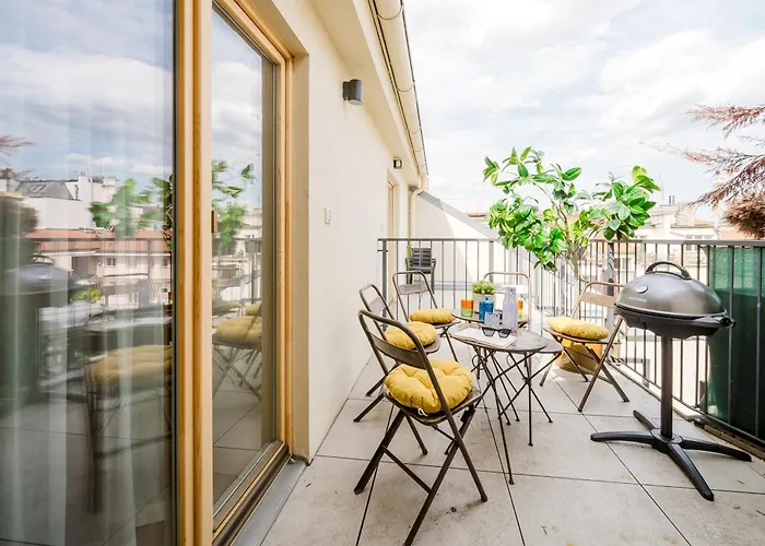 Prague Days - Two-Bedroom Maisonette With Ac And Terrace With Grill In Vinohrady