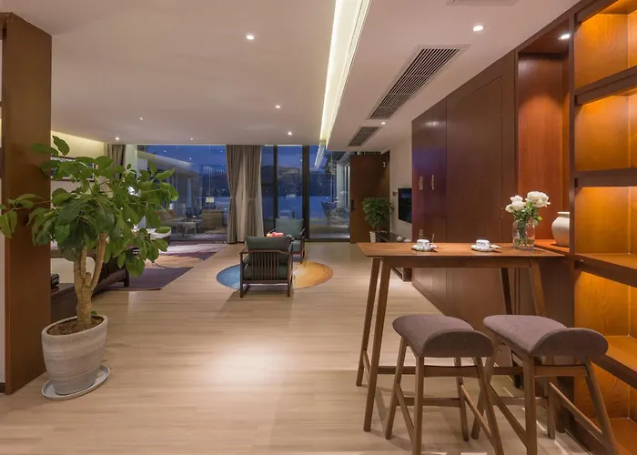 Dali Muhai Island Designer Seaview Manor