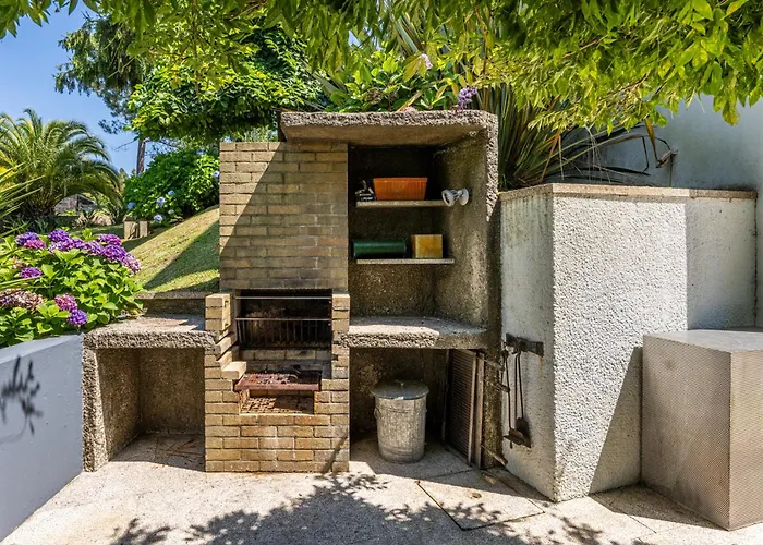 Extravagant 5-Bedroom Mansion Vila Nova de Gaia