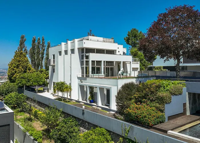 Extravagant 5-Bedroom Mansion Vila Nova de Gaia