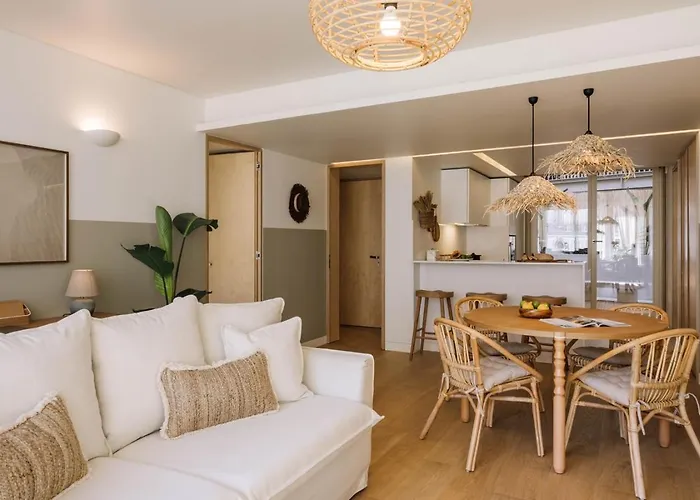 Saleh - 2 Bedrooms, Pool, Gym, Terrace In Santos Lissabon