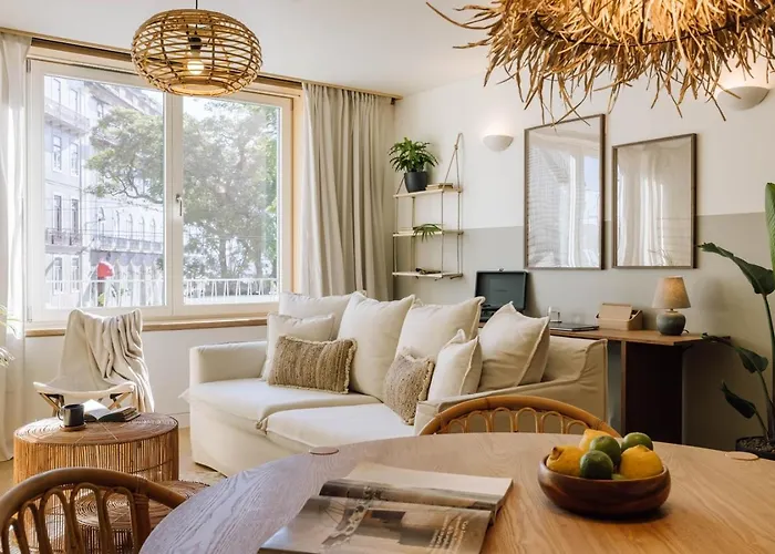 Saleh - 2 Bedrooms, Pool, Gym, Terrace In Santos Lissabon