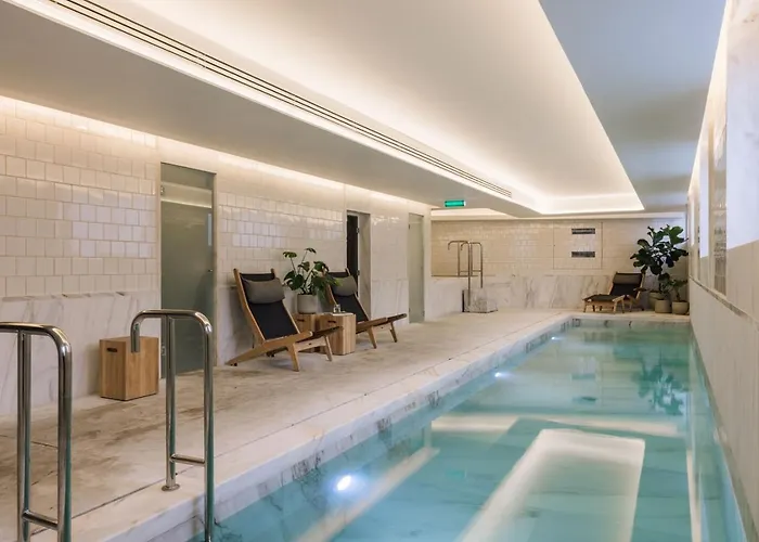 Saleh - 2 Bedrooms, Pool, Gym, Terrace In Santos Lissabon