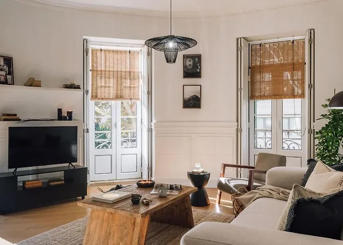 Tanigawa - 2 Bedrooms In Santo Antonio Lissabon