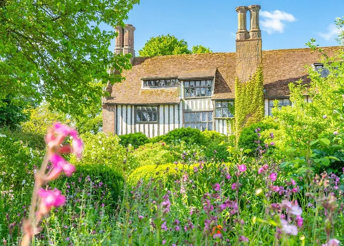 Spectacular Thousand Year Old Medieval Manor House - Flemings Hall Ipswich