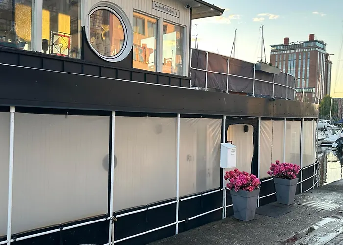 Hotel Norrbyskaer Houseboat With A View! Västerås