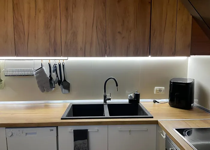 Itan Cozy Modern Apartment Tirana
